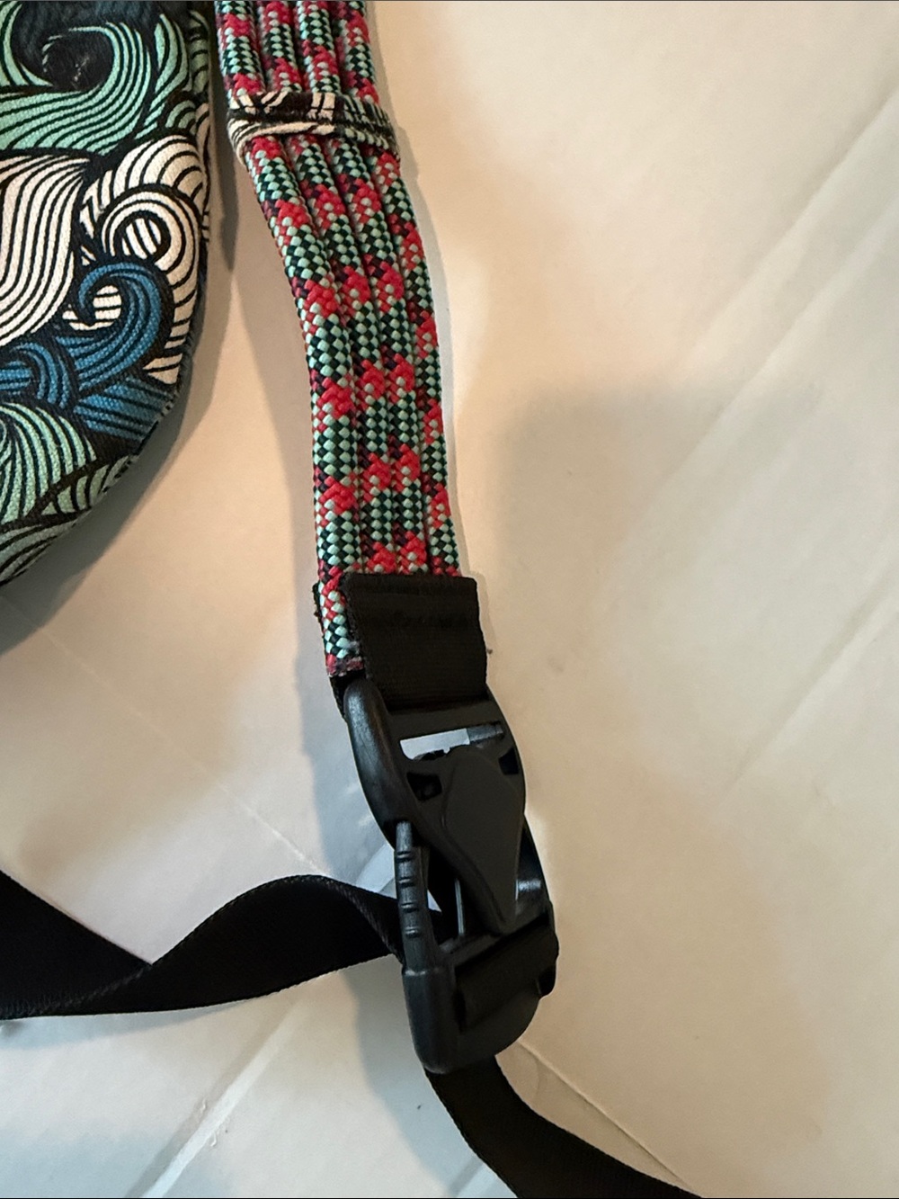 Kavu Blue, Teal & Cream Ocean  Wave Rope Sling Bag - Picture 11 of 12
